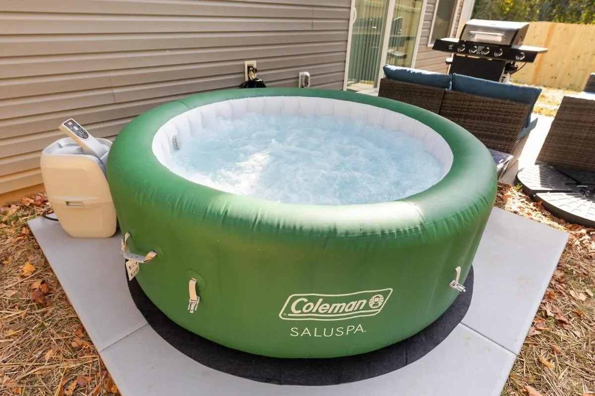 Perfect Getaway Prime Location Game Room And Hottub Charlotte 0*,
