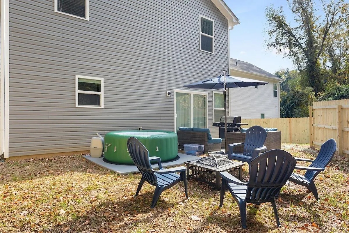 Perfect Getaway Prime Location Game Room And Hottub Charlotte Ferienhaus